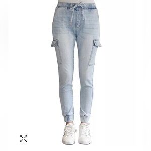 Almost famous cargo jogger jeans size M